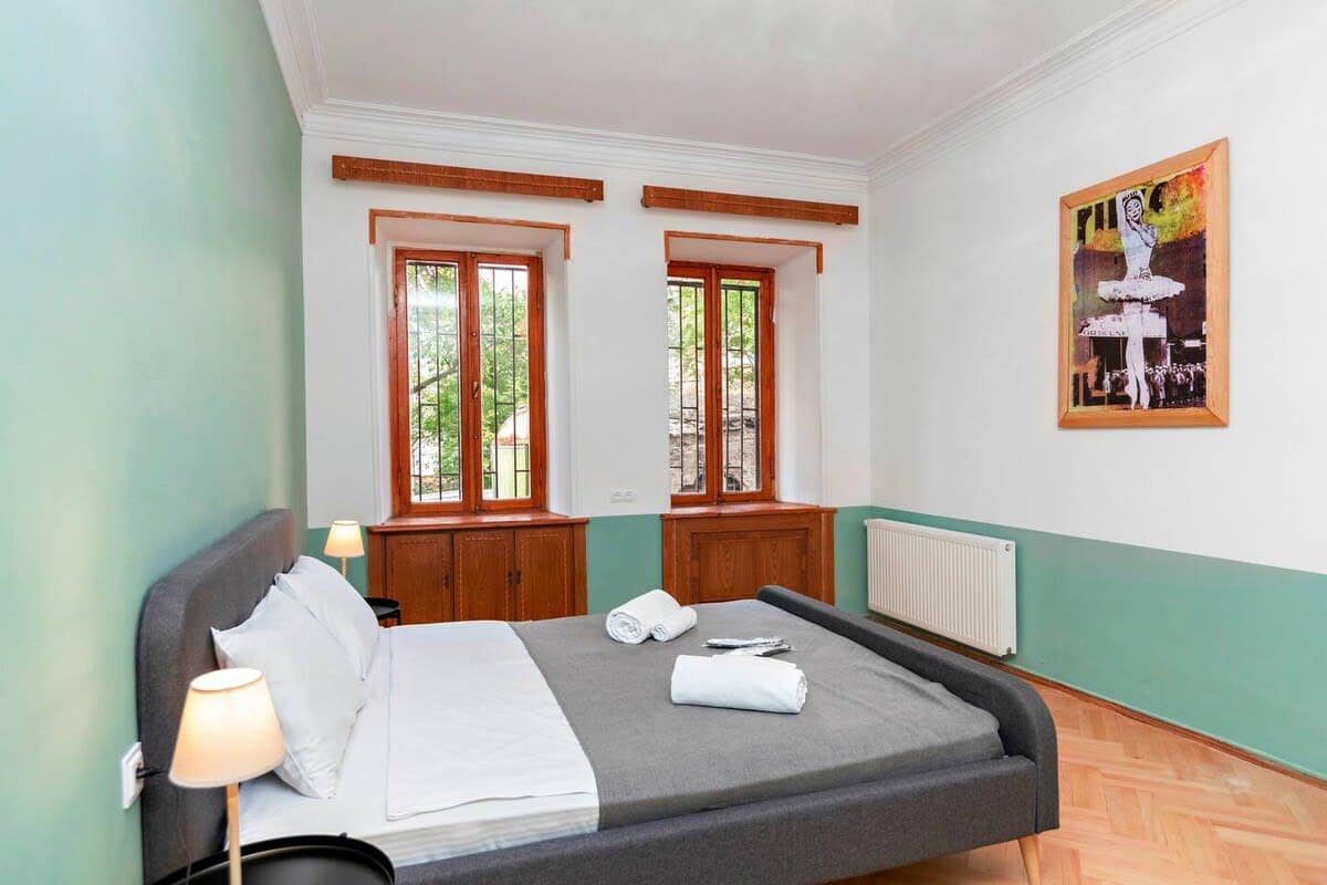 Cozy 2 Bedroom Apartment in Old Tbilisi in Sololaki